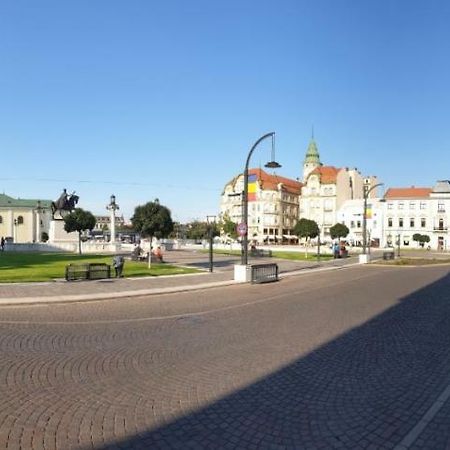 Heart Of City Apartament Oradea Extérieur photo