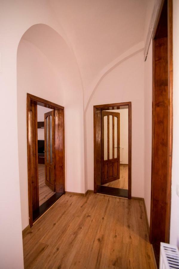 Heart Of City Apartament Oradea Extérieur photo