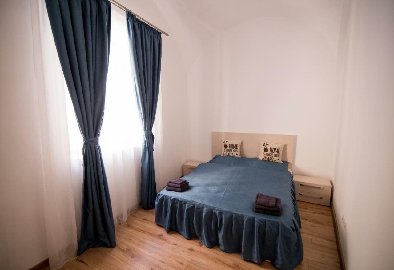 Heart Of City Apartament Oradea Extérieur photo